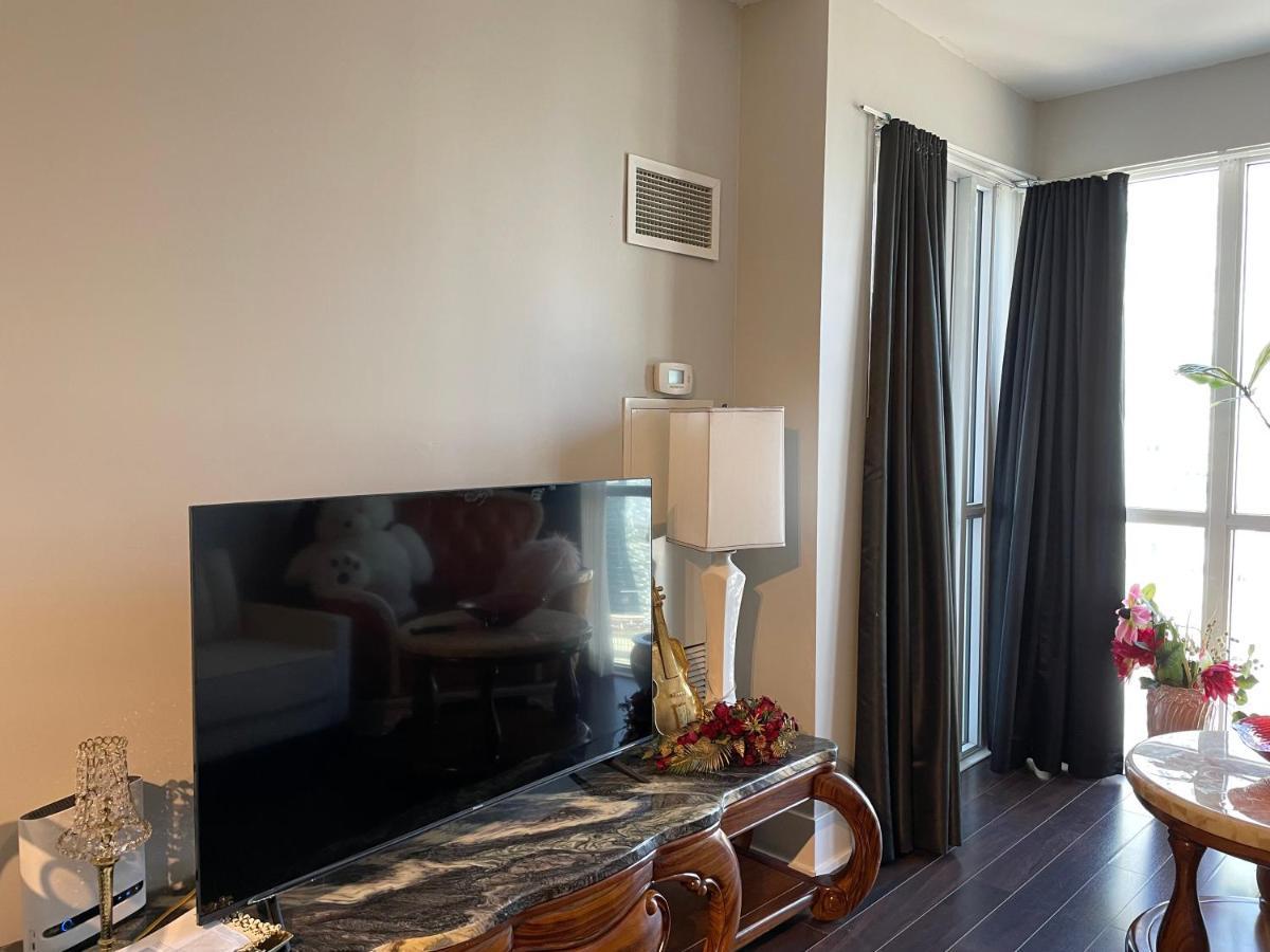 Luxury Condo With Cn Tower View Toronto Exteriér fotografie