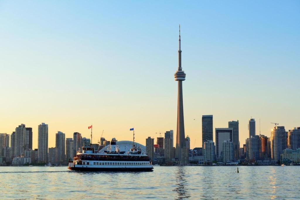Luxury Condo With Cn Tower View Toronto Exteriér fotografie